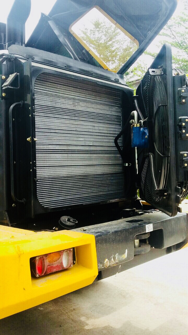 Máy Xúc Lật Liugong CLG877H – Gầu 5.8m³ Bản Cao Cấp, Sức Nâng 7 Tấn